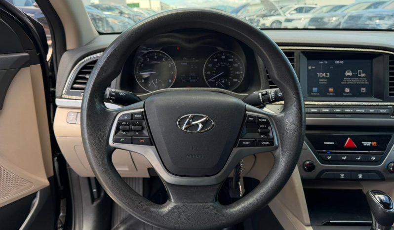 
								2017 Hyundai Elantra, SE full									