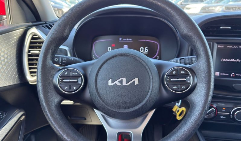 
								2023 KIA Soul, LX full									