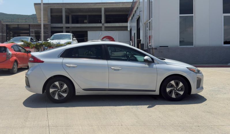 
								2018 Hyundai Ioniq, Hybrid Sel full									