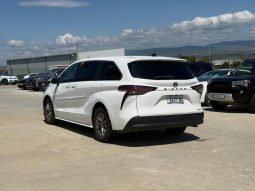 
										2021 Toyota Sienna, LE full									