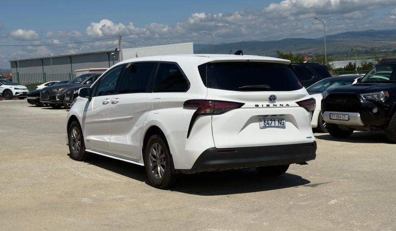 
								2021 Toyota Sienna, LE full									