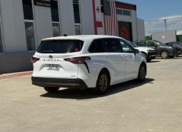 
										2021 Toyota Sienna, LE full									