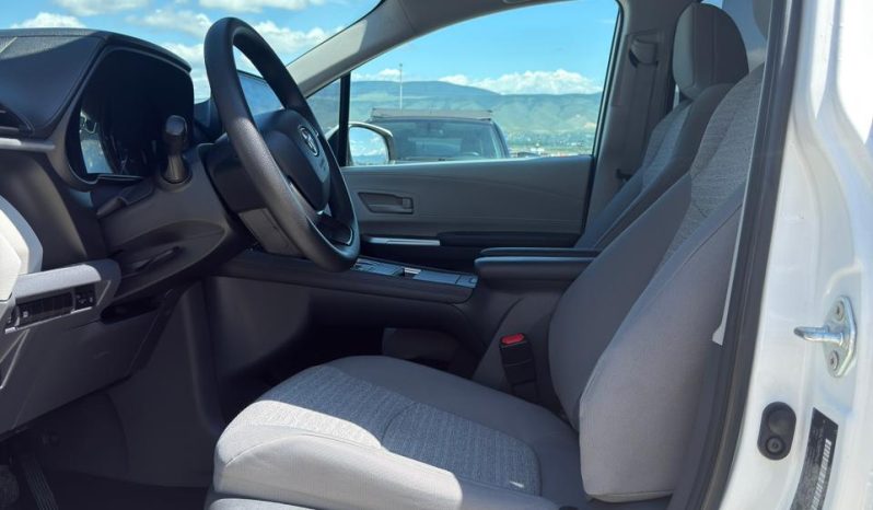 
								2021 Toyota Sienna, LE full									