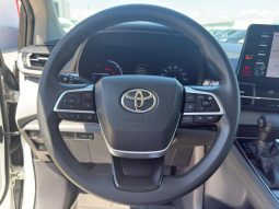
										2021 Toyota Sienna, LE full									
