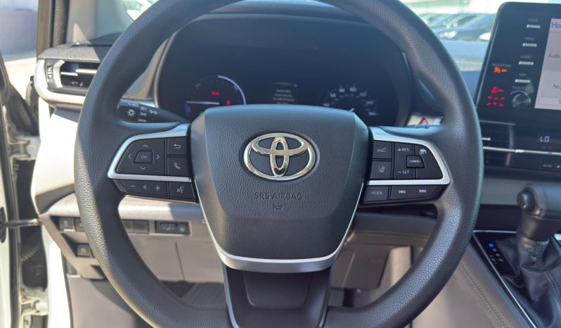 
								2021 Toyota Sienna, LE full									