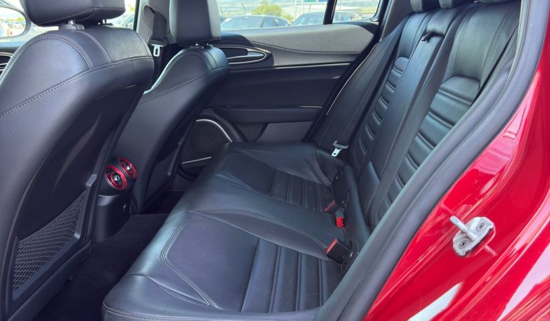 
								2017 Alfa Romeo Giulia, TI full									