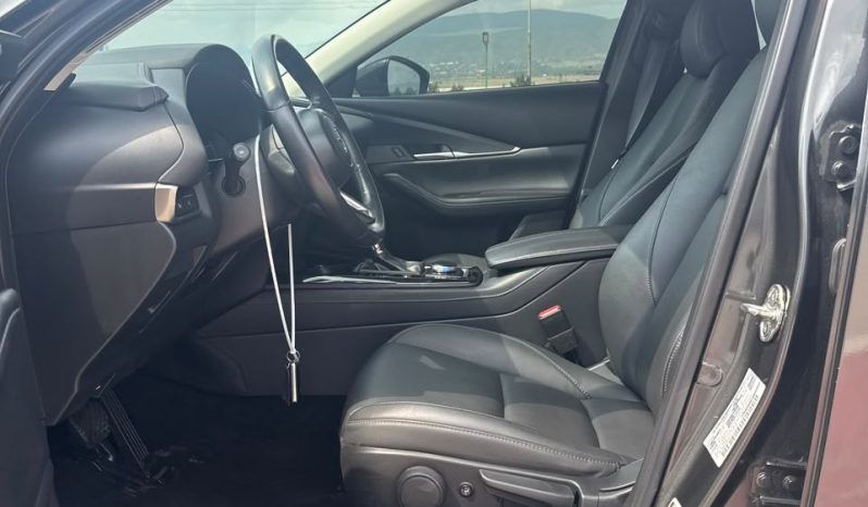
								Mazda CX-30 full									