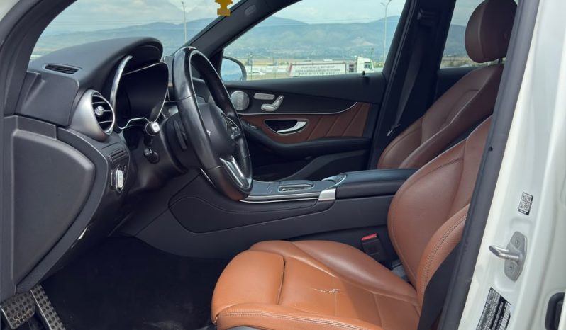 
								Mercedes-Benz GLC 300 full									