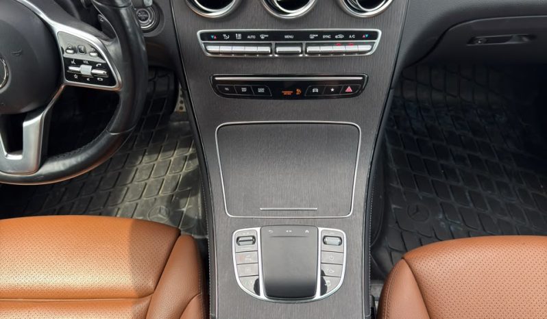 
								Mercedes-Benz GLC 300 full									