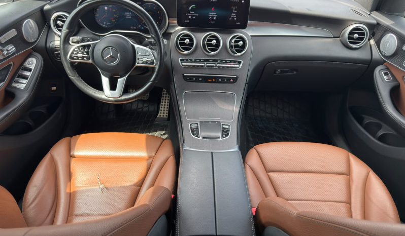 
								Mercedes-Benz GLC 300 full									