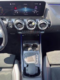 
										Mercedes-Benz GLA-Class full									