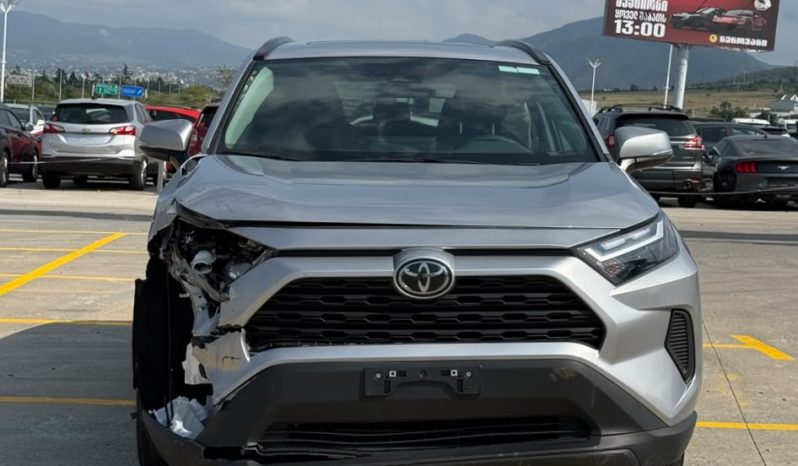 
								Toyota RAV4 full									