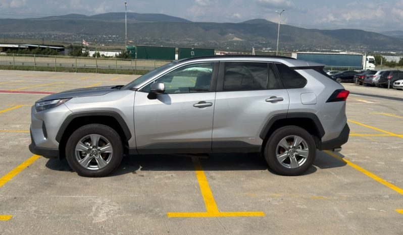 
								Toyota RAV4 full									