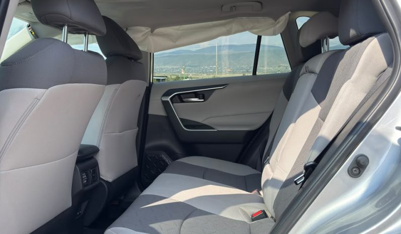 
								Toyota RAV4 full									