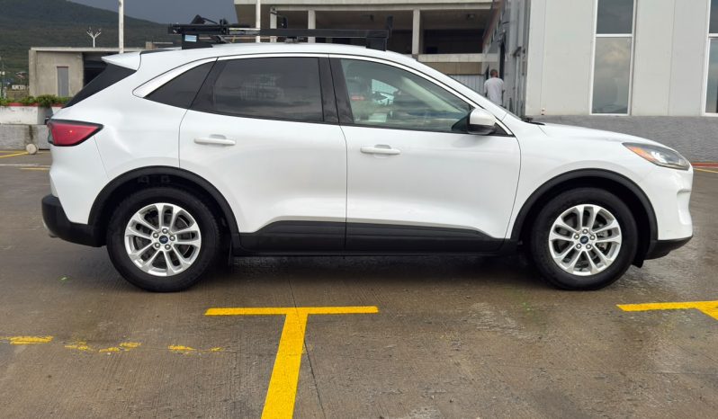 
								Ford Escape full									