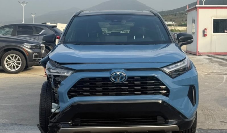 
								Toyota RAV4 full									