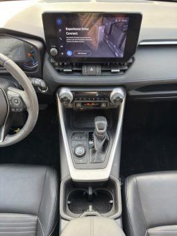 
										Toyota RAV4 full									