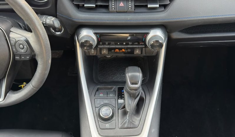 
								Toyota RAV4 full									