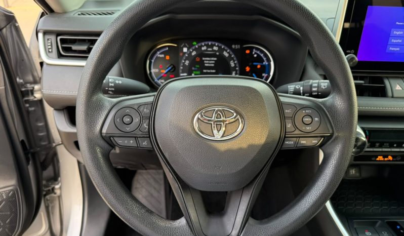 
								Toyota RAV4 full									