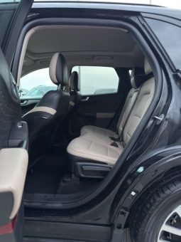 
										Ford Escape full									