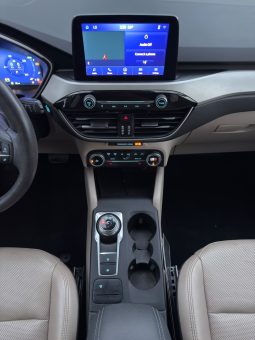 
										Ford Escape full									