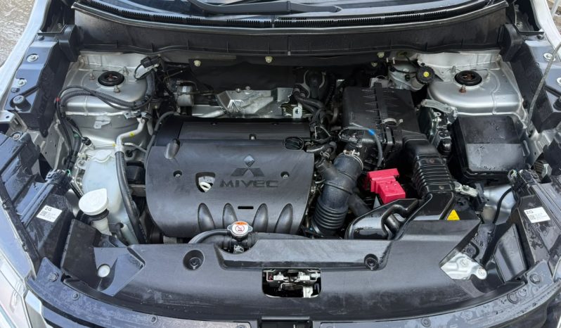 
								Mitsubishi Outlander Sport full									