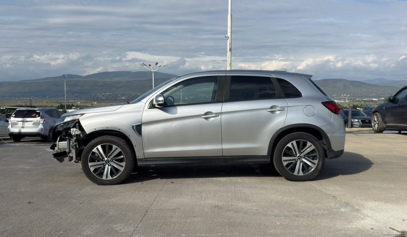 
								Mitsubishi Outlander Sport full									