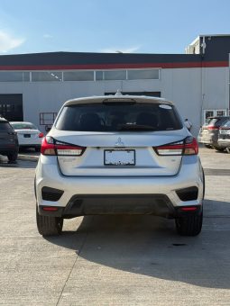 
										Mitsubishi Outlander Sport full									