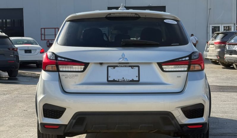 
								Mitsubishi Outlander Sport full									