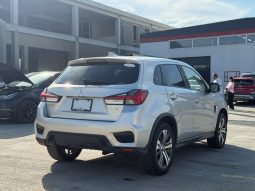 
										Mitsubishi Outlander Sport full									