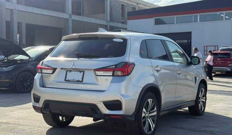 
								Mitsubishi Outlander Sport full									