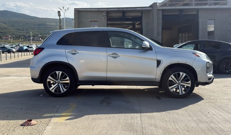 
								Mitsubishi Outlander Sport full									