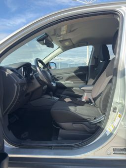
										Mitsubishi Outlander Sport full									