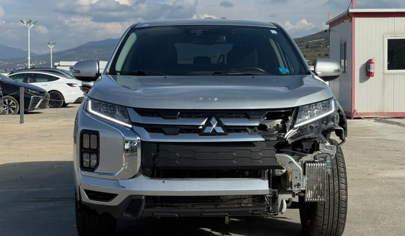 
								Mitsubishi Outlander Sport full									