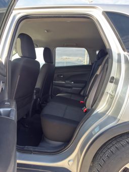 
										Mitsubishi Outlander Sport full									