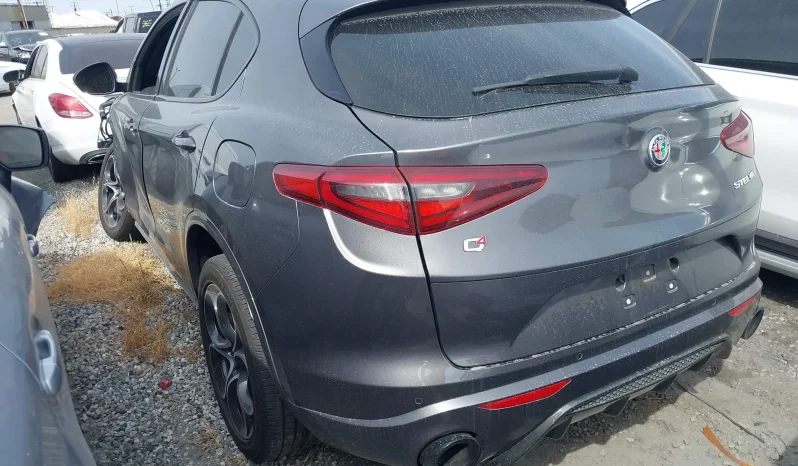 
								Alfa Romeo Stelvio full									
