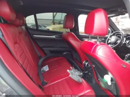 
										Alfa Romeo Stelvio full									