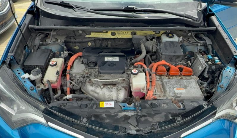 
								Toyota RAV4 full									