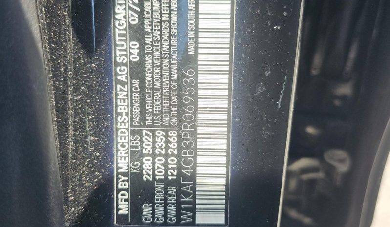 
								MERCEDES-BENZ  C 300 full									