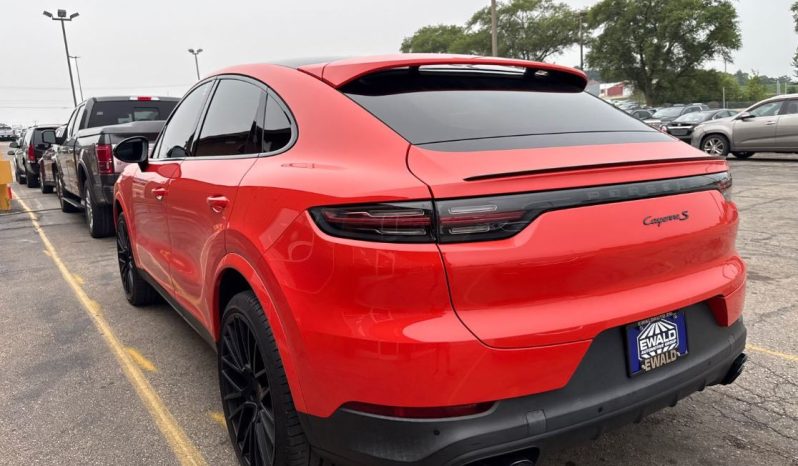 
								Porsche Cayenne Coupe full									