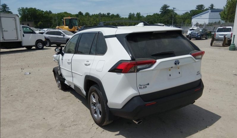 
								Toyota RAV4 full									