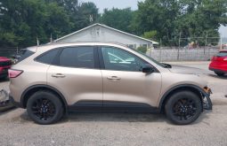
										Ford Escape full									