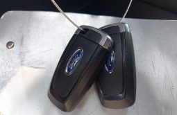 
										Ford Escape full									