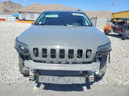 
										Jeep Cherokee full									