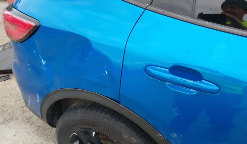 
								Ford Escape full									