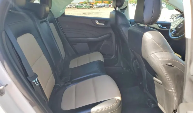 
								Ford Escape full									