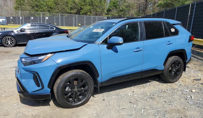 
								Toyota RAV4 full									