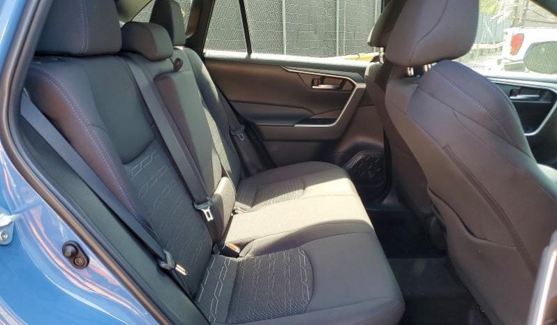 
								Toyota RAV4 full									