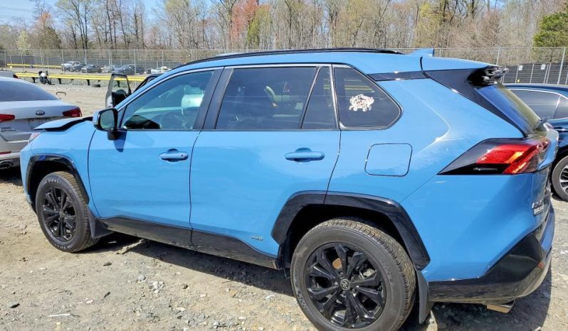 
								Toyota RAV4 full									
