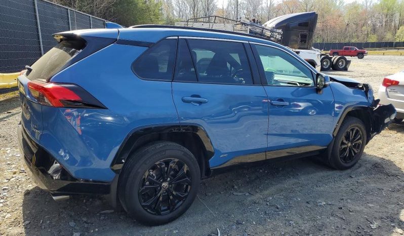 
								Toyota RAV4 full									